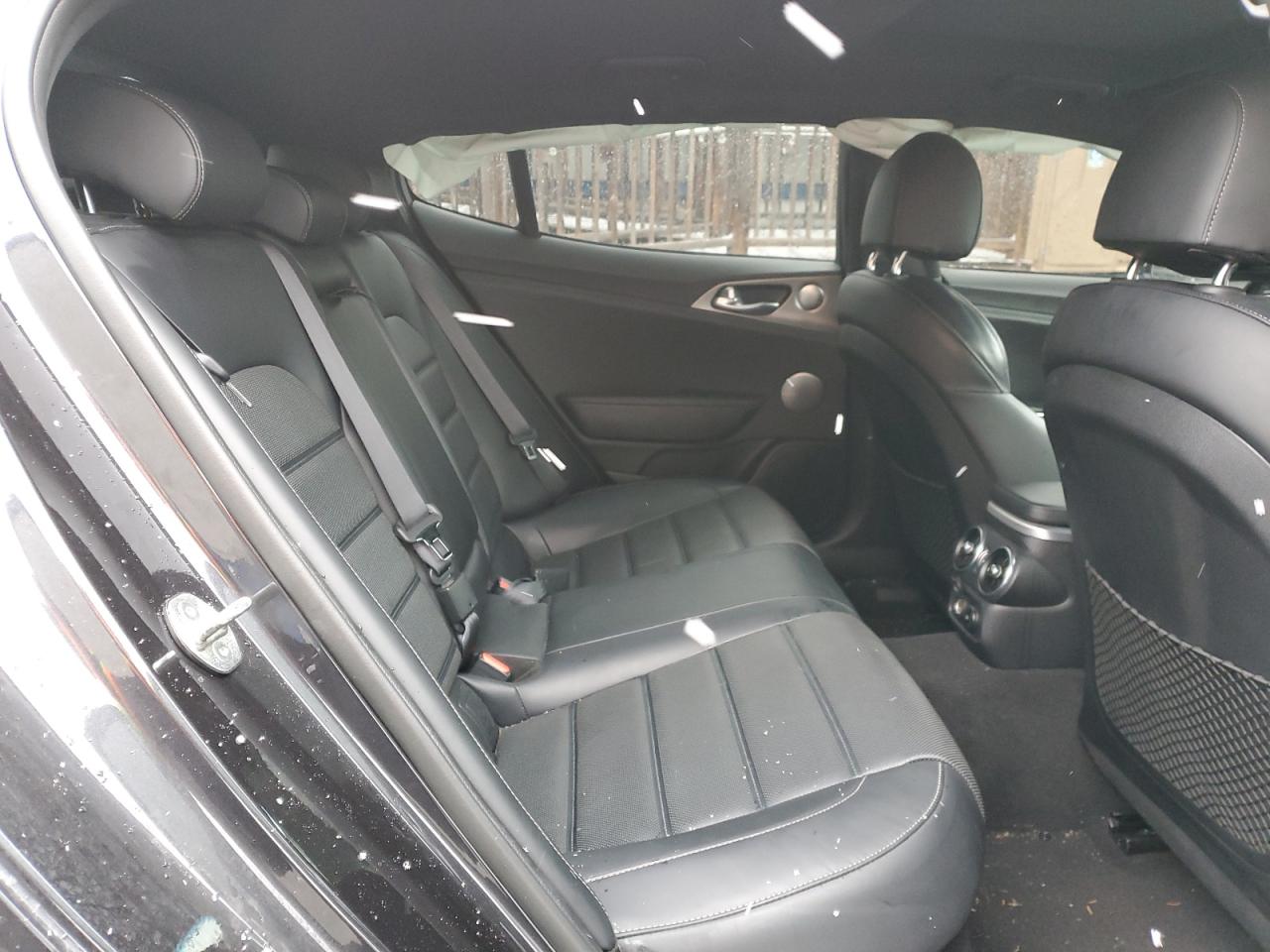 2018 Kia Stinger - Image 10