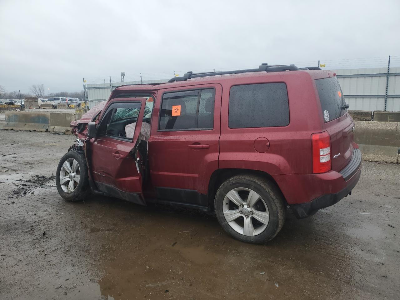 2014 Jeep Liberty (Patriot) - Image 2