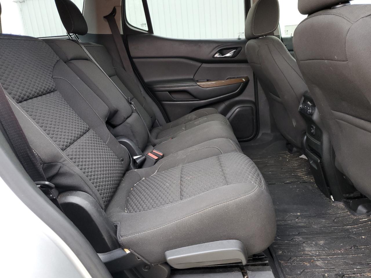 2017 GMC Acadia - Image 11