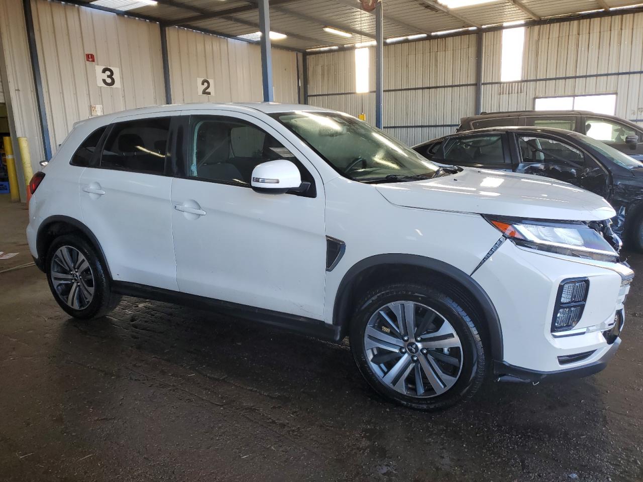 2021 Mitsubishi Outlander - Image 4