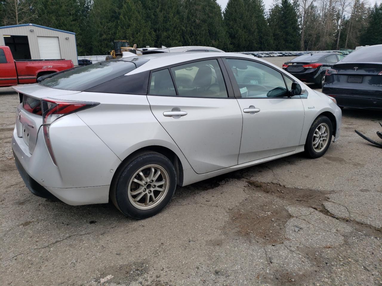 VIN JTDKARFU0J3058517 2018 TOYOTA PRIUS no.3