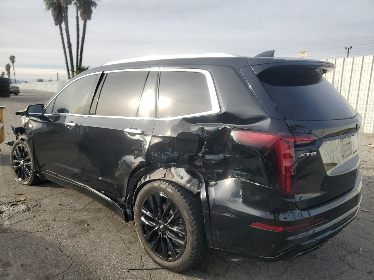 2021 Cadillac XT6 - Image 2