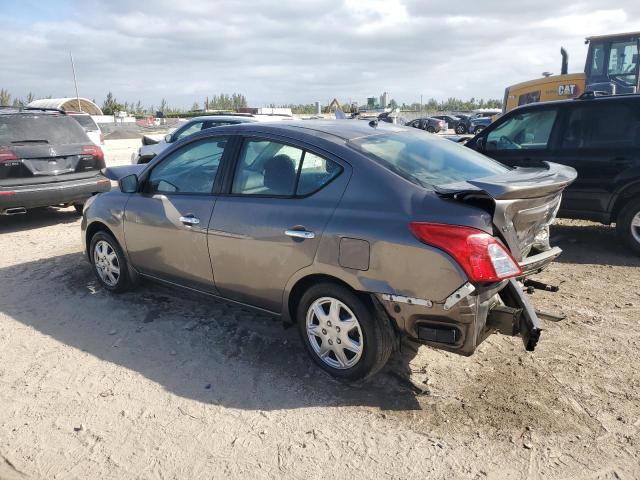  NISSAN VERSA 2016 Srebrny