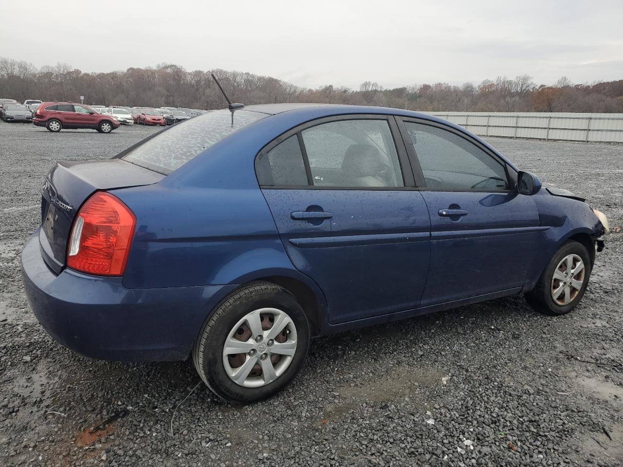 2011 Hyundai Accent - Image 3