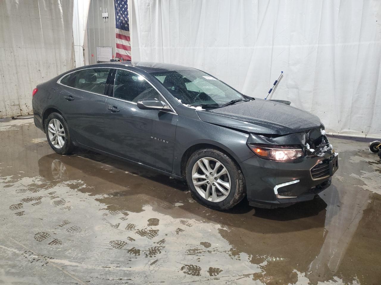 2017 Chevrolet Malibu - Image 4