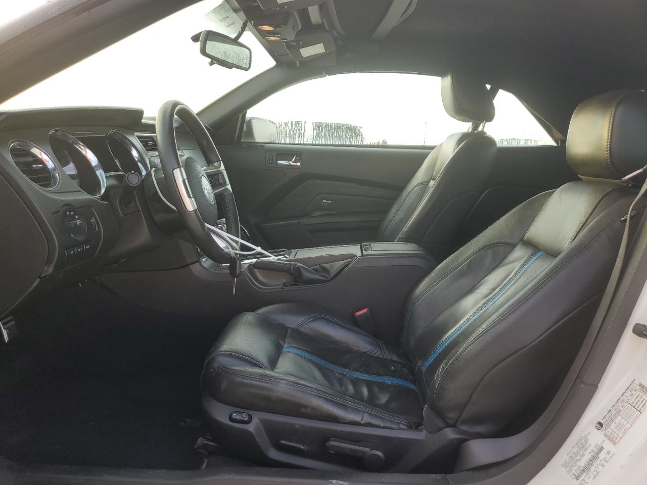 2010 Ford Mustang - Image 7