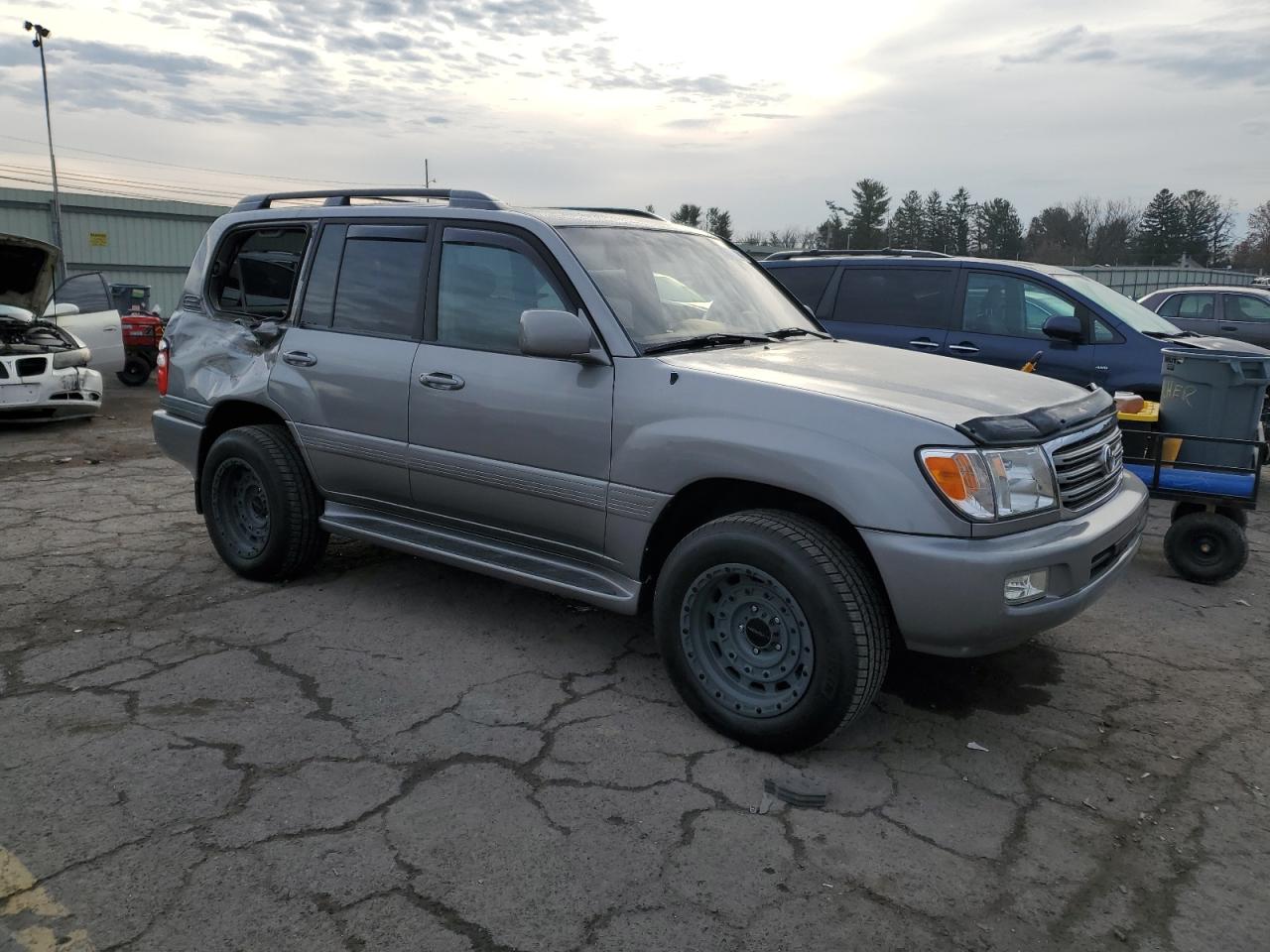 2004 Toyota Land Cruiser - Image 4