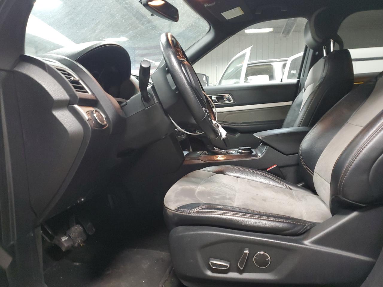 2017 Ford Explorer - Image 7