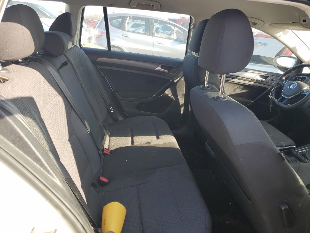 2019 Volkswagen Golf - Image 10