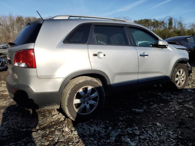  KIA SORENTO 2012 Srebrny