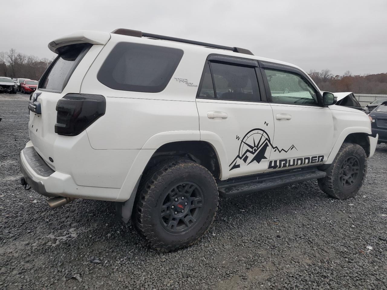 2019 Toyota 4Runner - Image 3