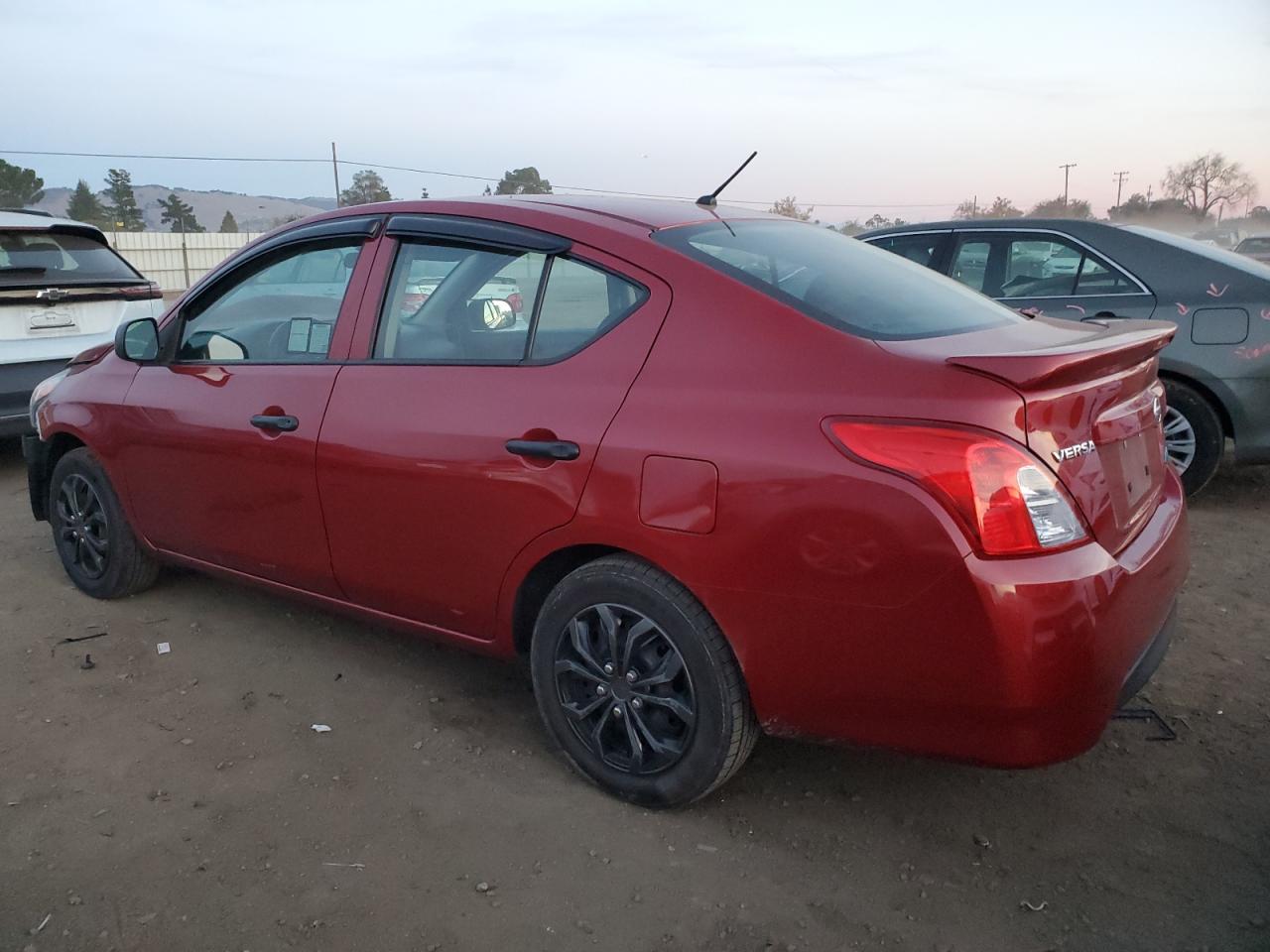 VIN 3N1CN7AP8FL869172 2015 NISSAN VERSA no.2