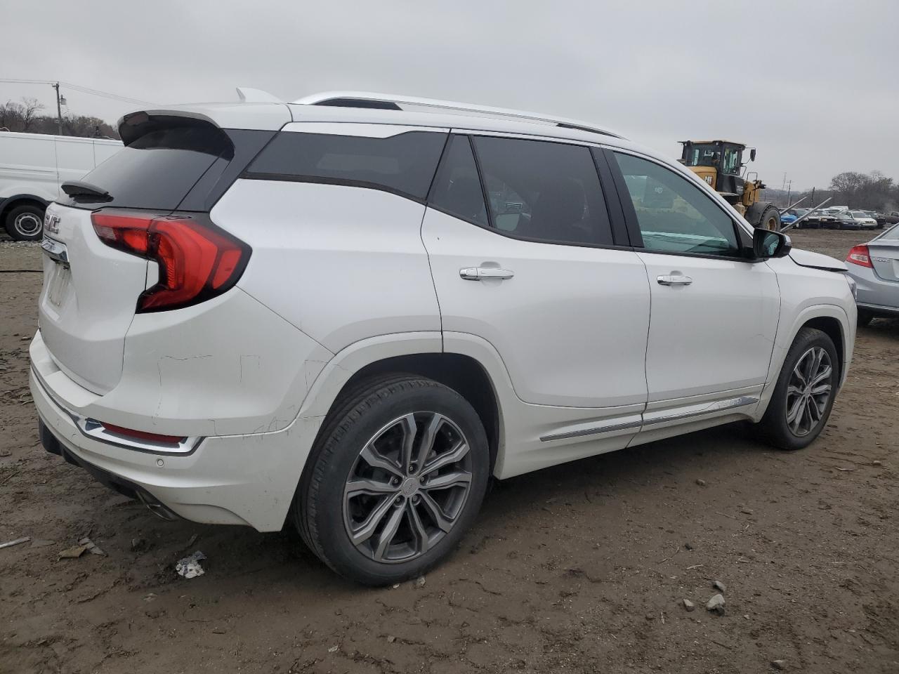 2020 GMC Terrain - Image 3