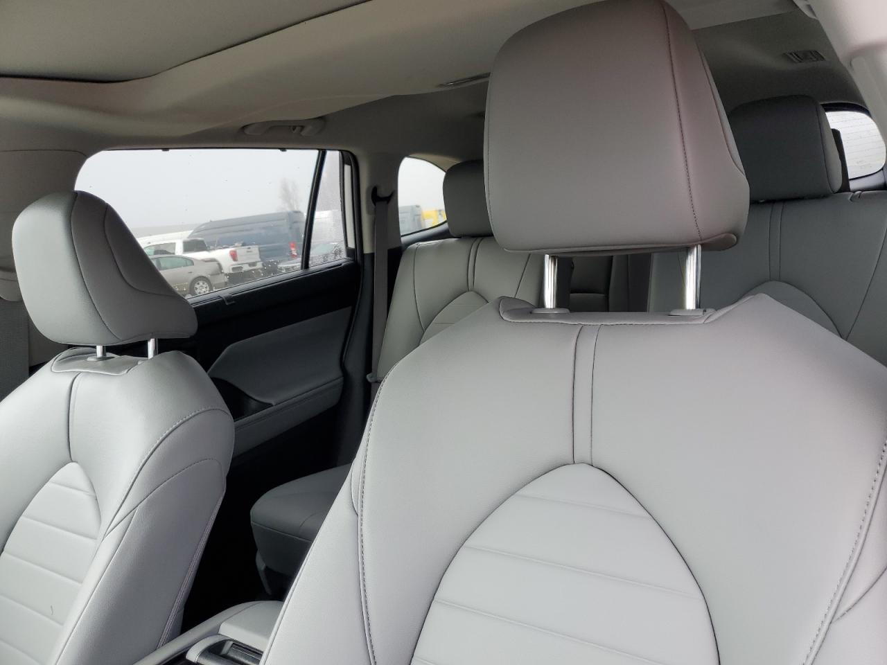 2024 Toyota Highlander - Image 10