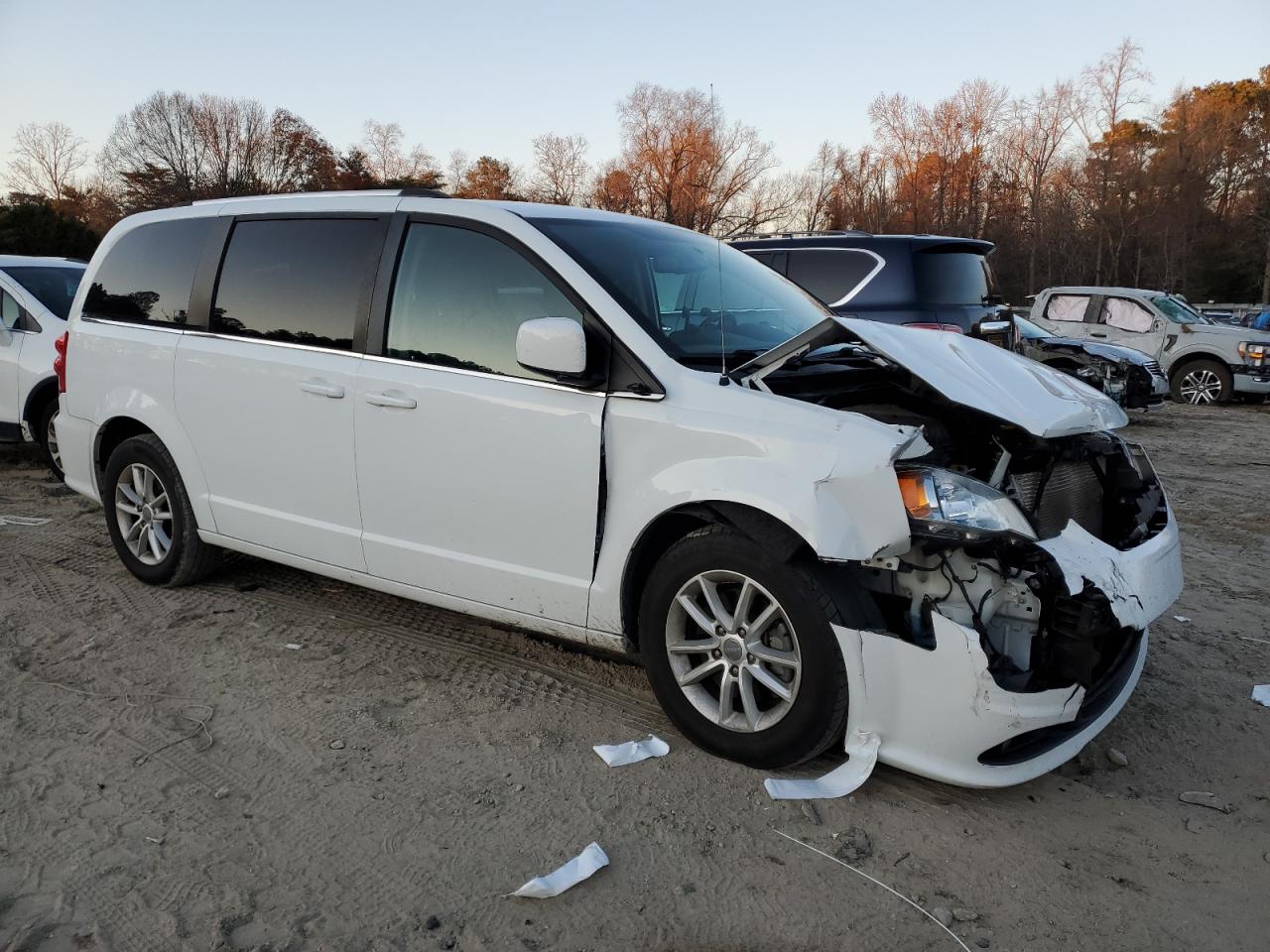 2018 Dodge Caravan - Image 4