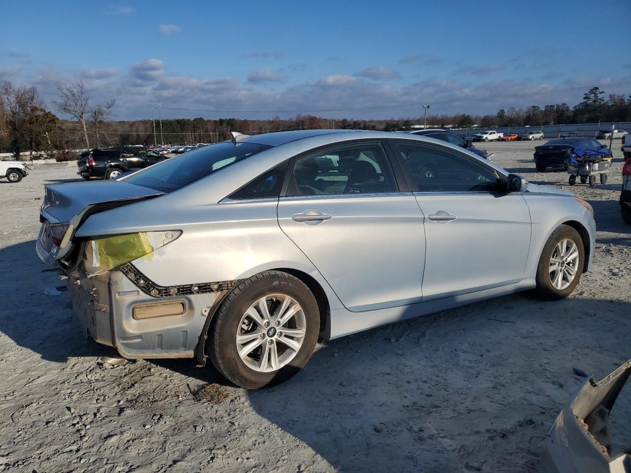 2014 Hyundai Sonata - Image 3