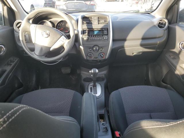 Sedans NISSAN VERSA 2015 Czarny