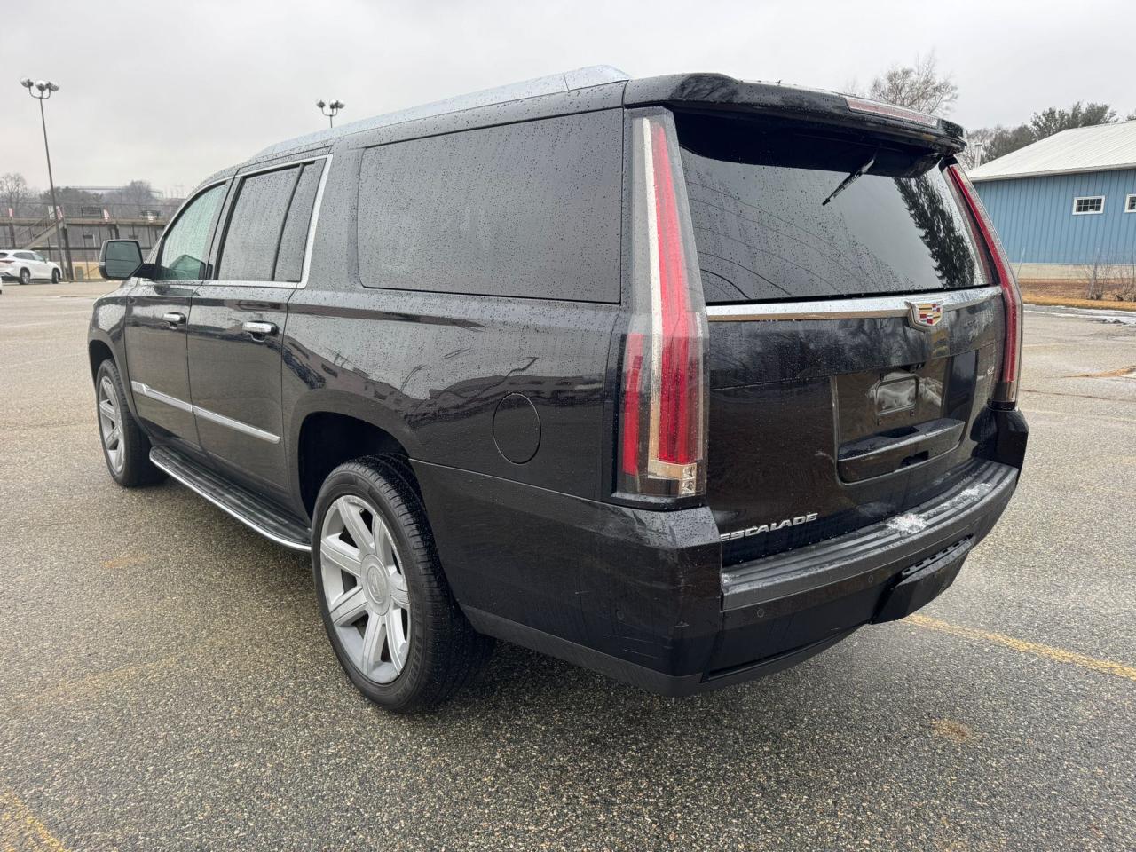 VIN 1GYS4HKJ9HR164141 2017 CADILLAC ESCALADE no.3