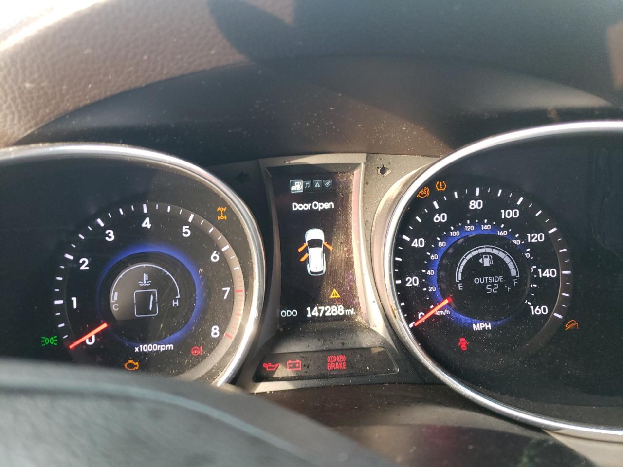 2015 Hyundai Santa Fe - Image 9