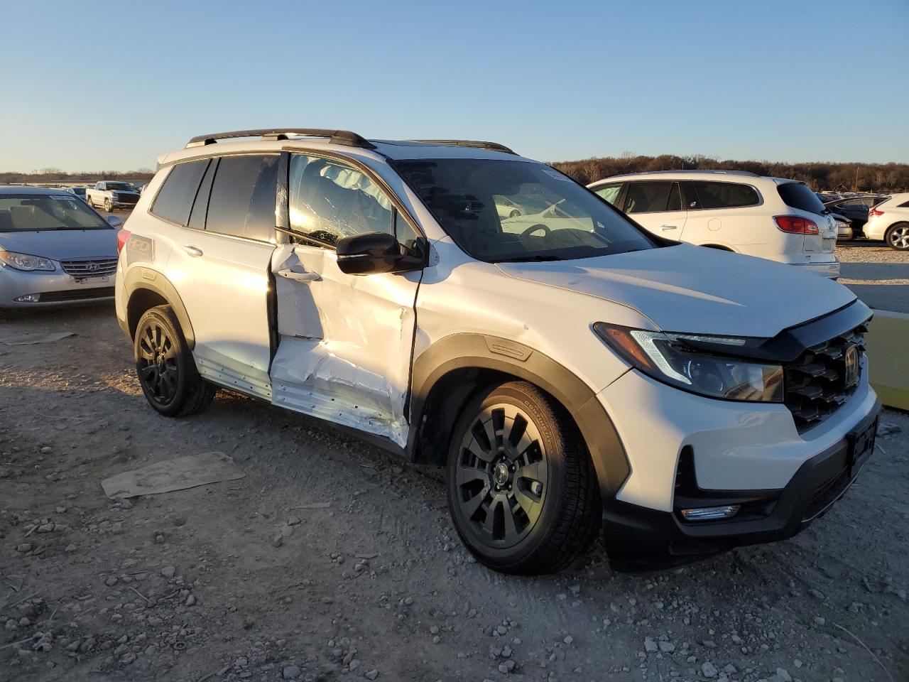 2022 Honda Passport - Image 4