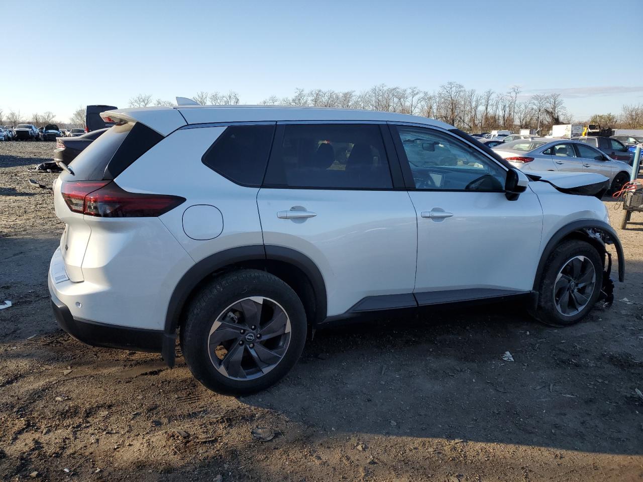 2024 Nissan Rogue - Image 3