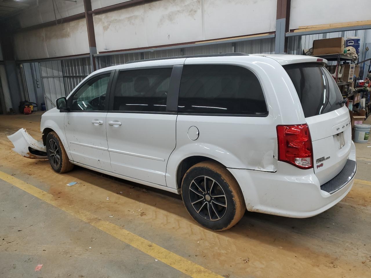 2017 Dodge Caravan - Image 2