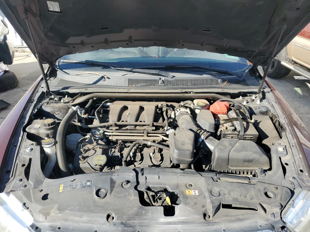 2015 Ford Taurus - Image 11