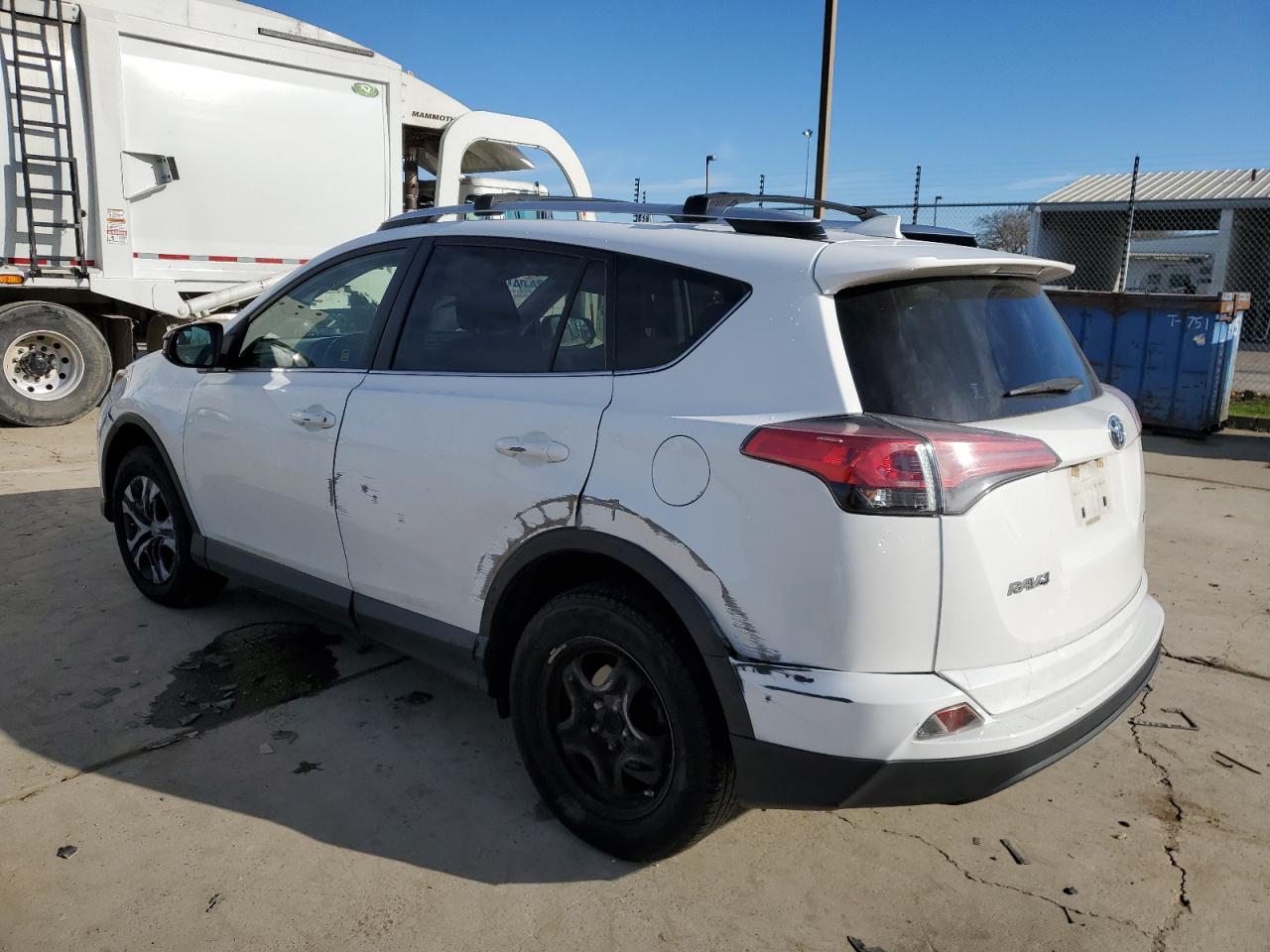 VIN JTMZFREV1GJ097888 2016 TOYOTA RAV4 no.2