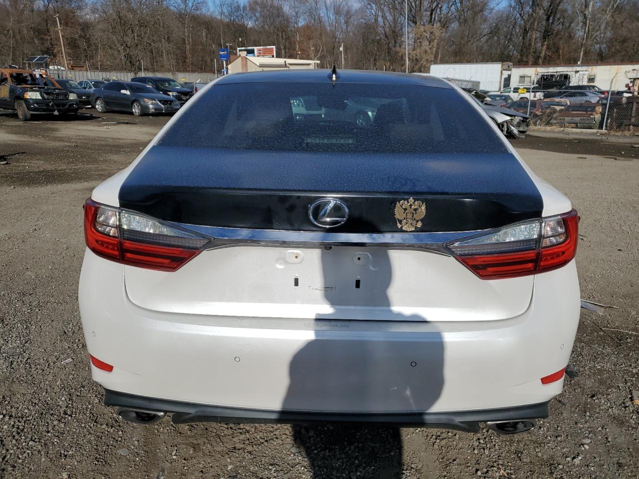 2017 Lexus ES - Image 6