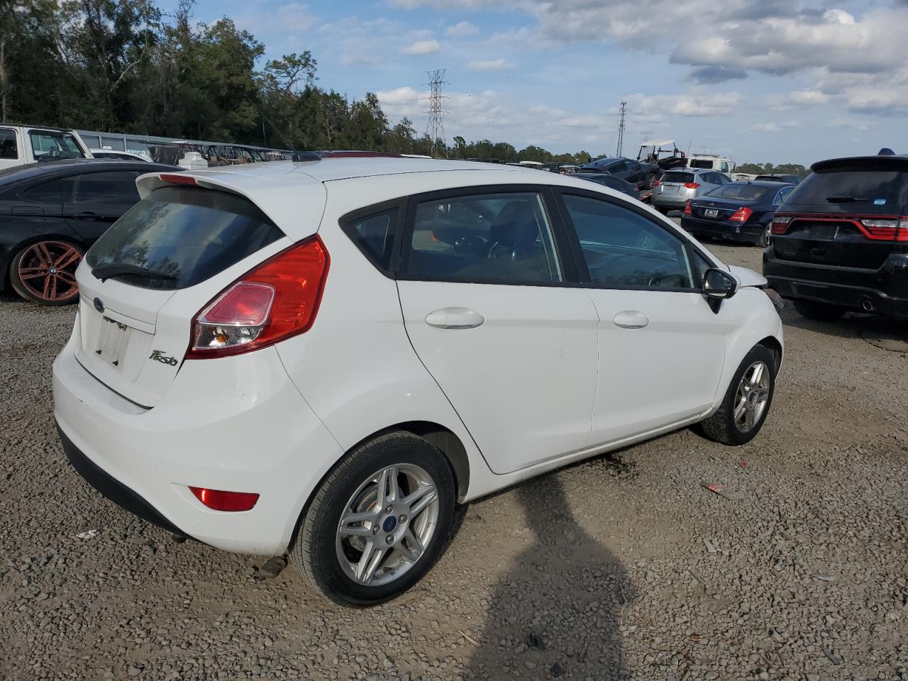 VIN 3FADP4EJXKM107987 2019 FORD FIESTA no.3