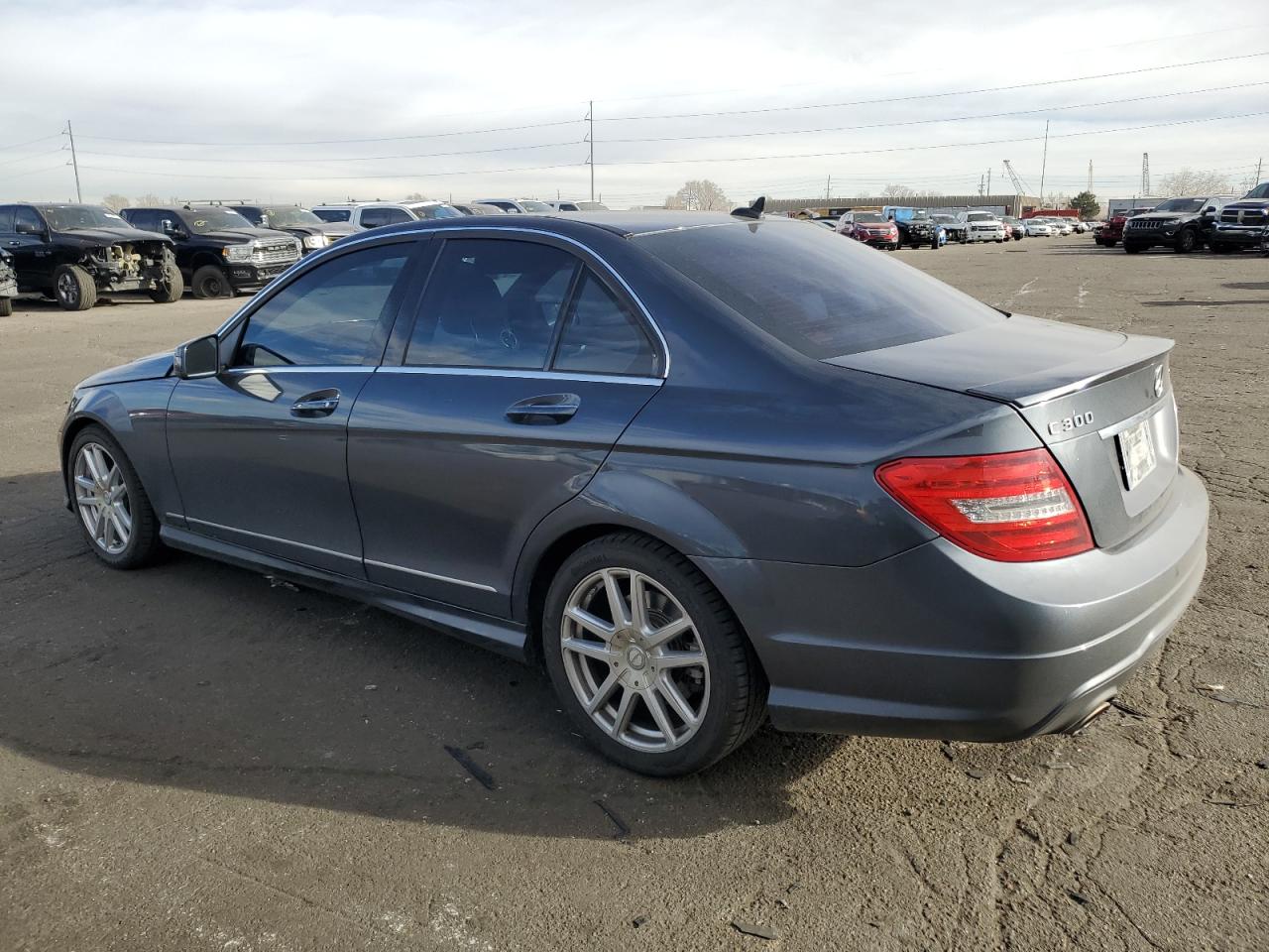 VIN WDDGF8AB9DA839985 2013 MERCEDES-BENZ C-CLASS no.2