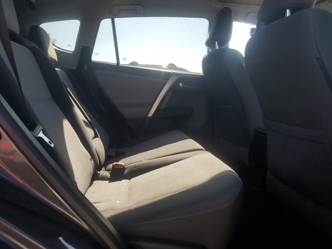 2015 Toyota RAV 4 - Image 11