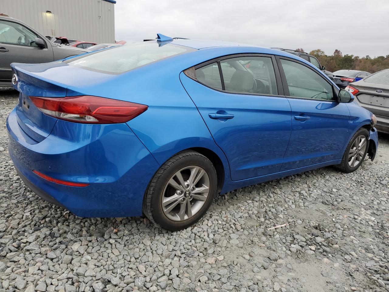 2017 Hyundai Elantra - Image 3
