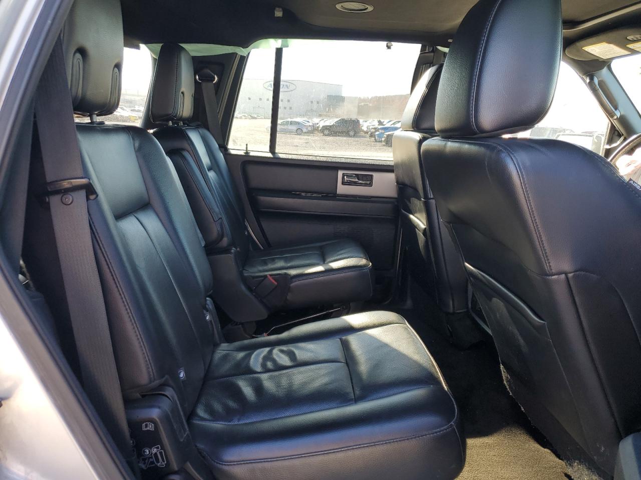 2015 Ford Expedition - Image 11