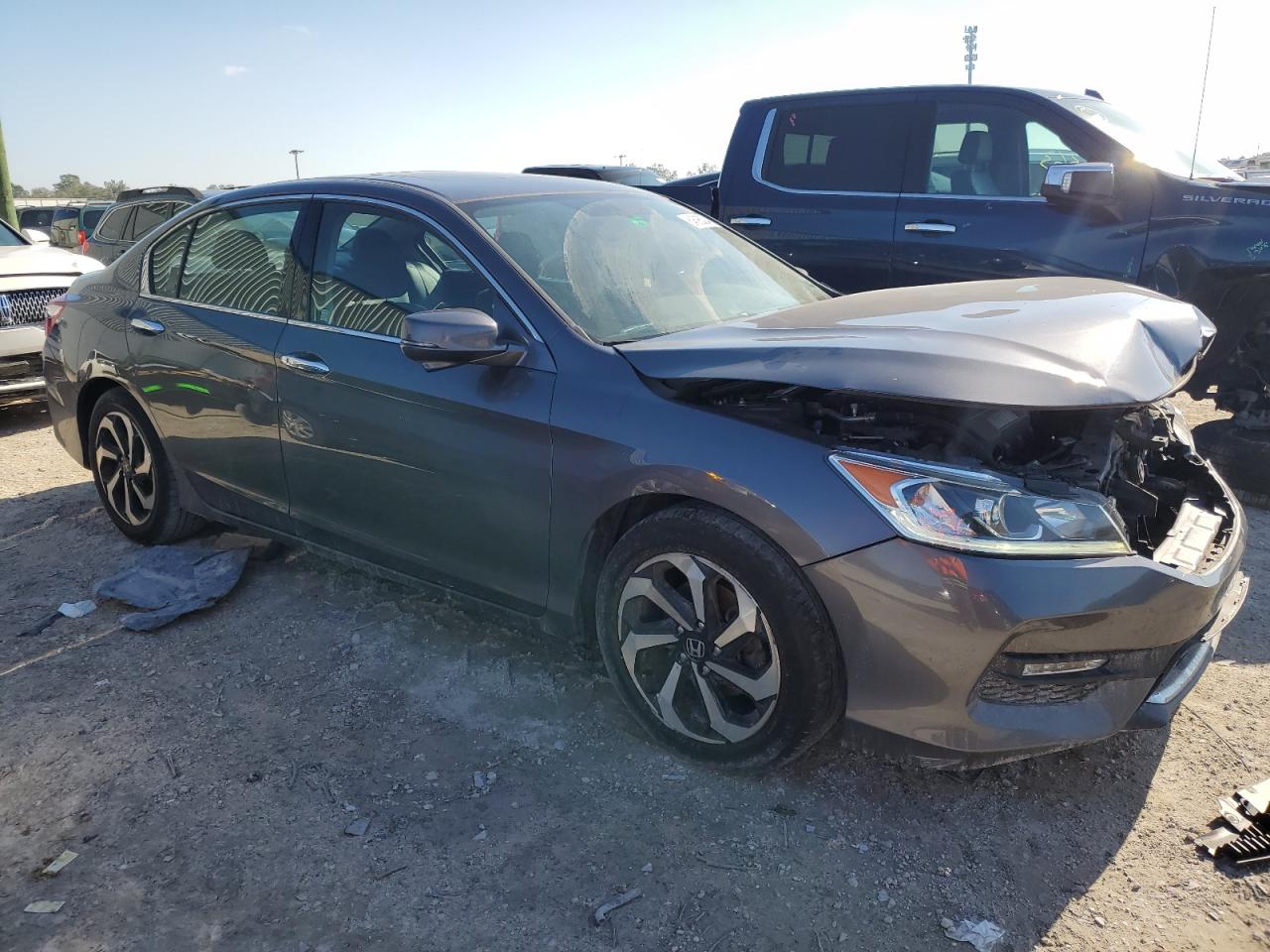 VIN 1HGCR3F86HA037336 2017 HONDA ACCORD no.4