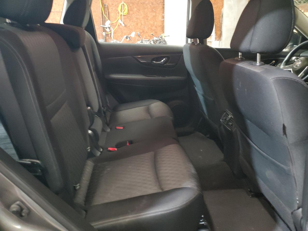 2018 Nissan Rogue - Image 11