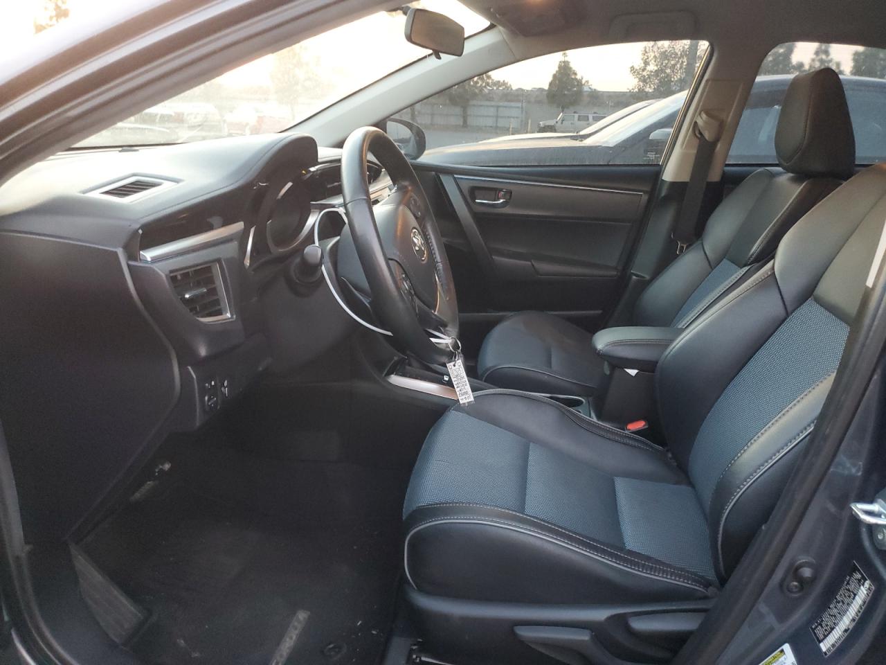 2015 Toyota Corolla L VIN: 5YFBURHE4FP285379 Lot: 83064624