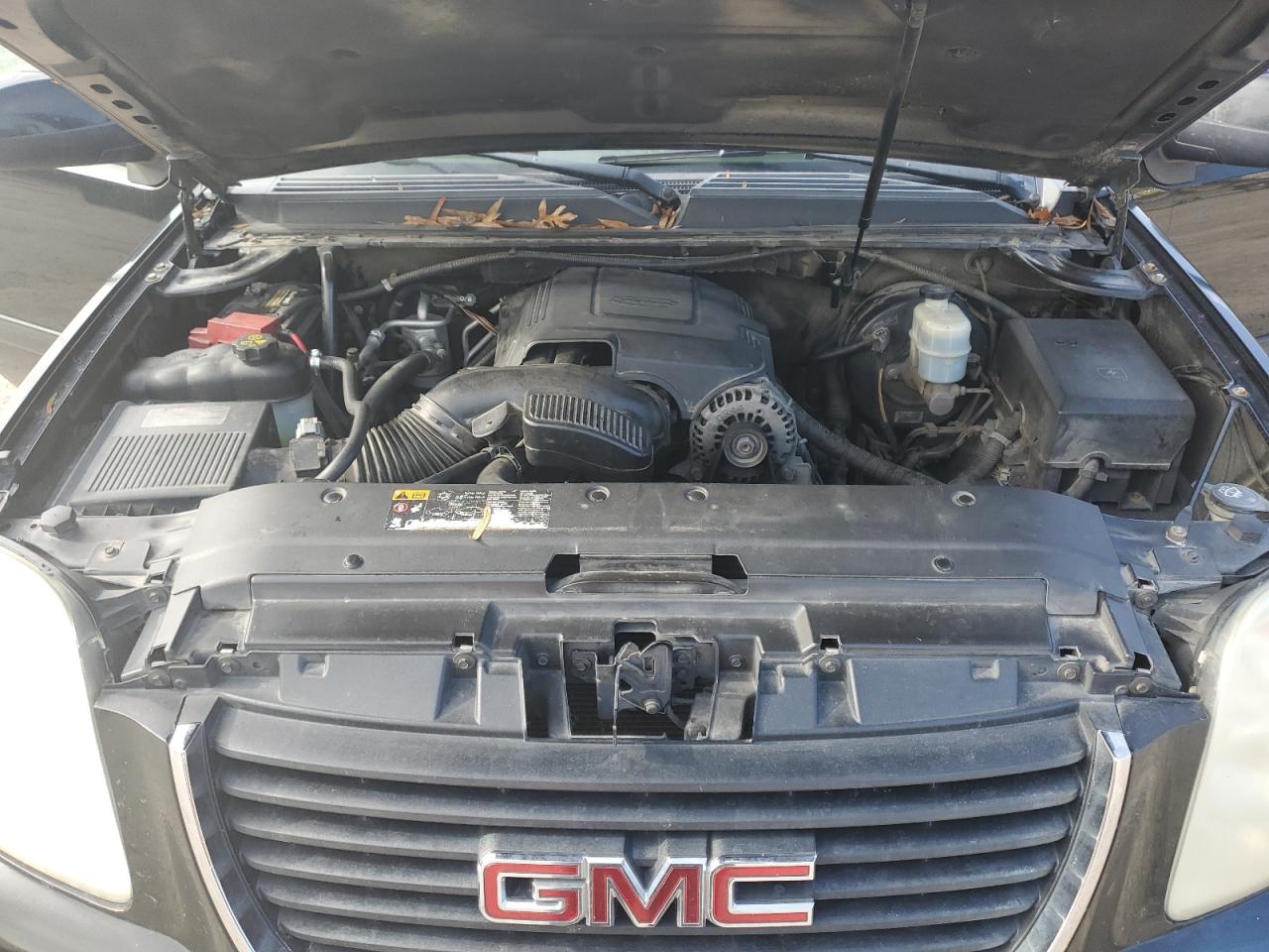 2011 GMC Yukon Xl K1500 Sle VIN: 1GKS2HE32BR387917 Lot: 84555074