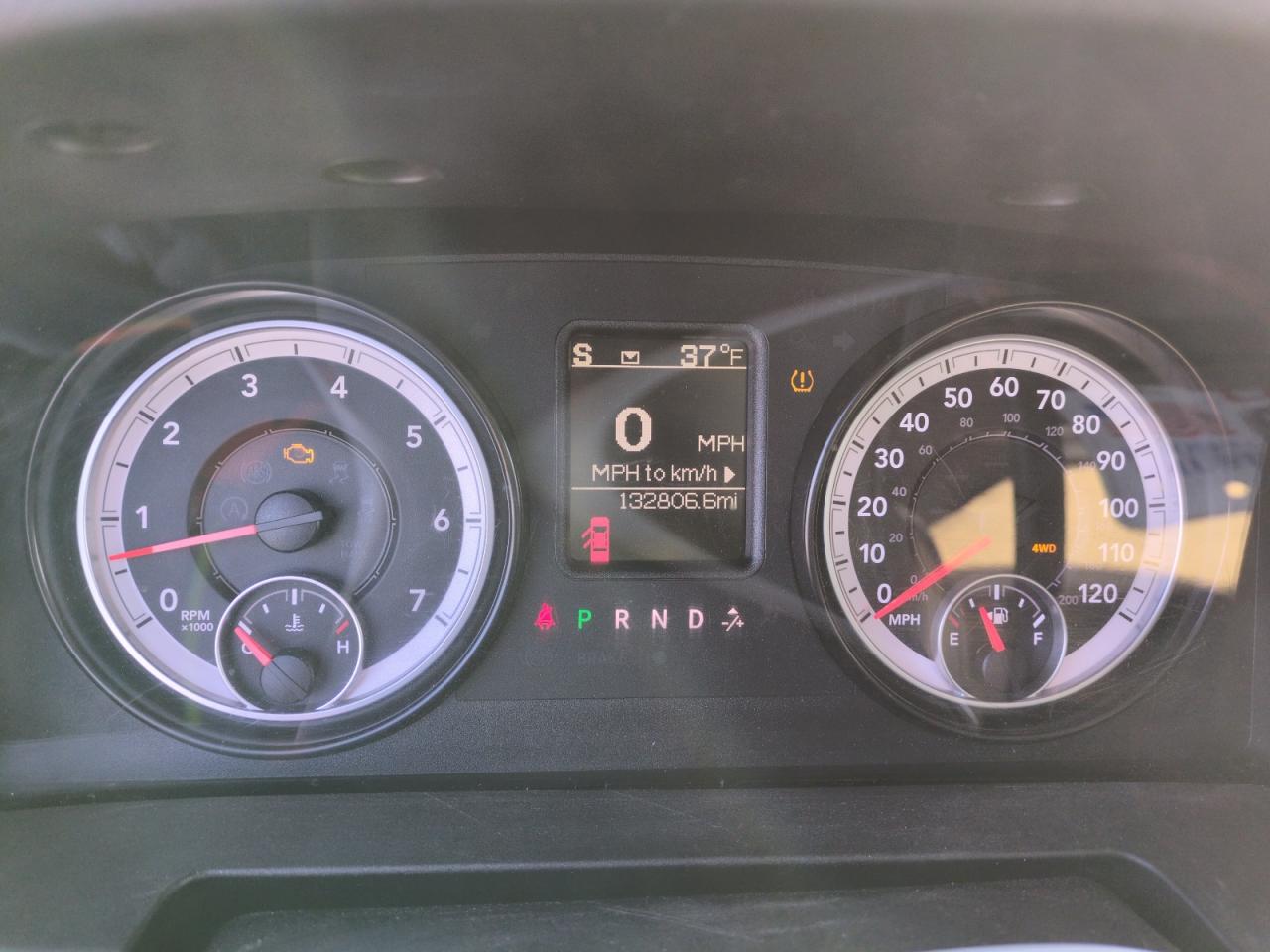 2015 RAM 1500 - Image 9