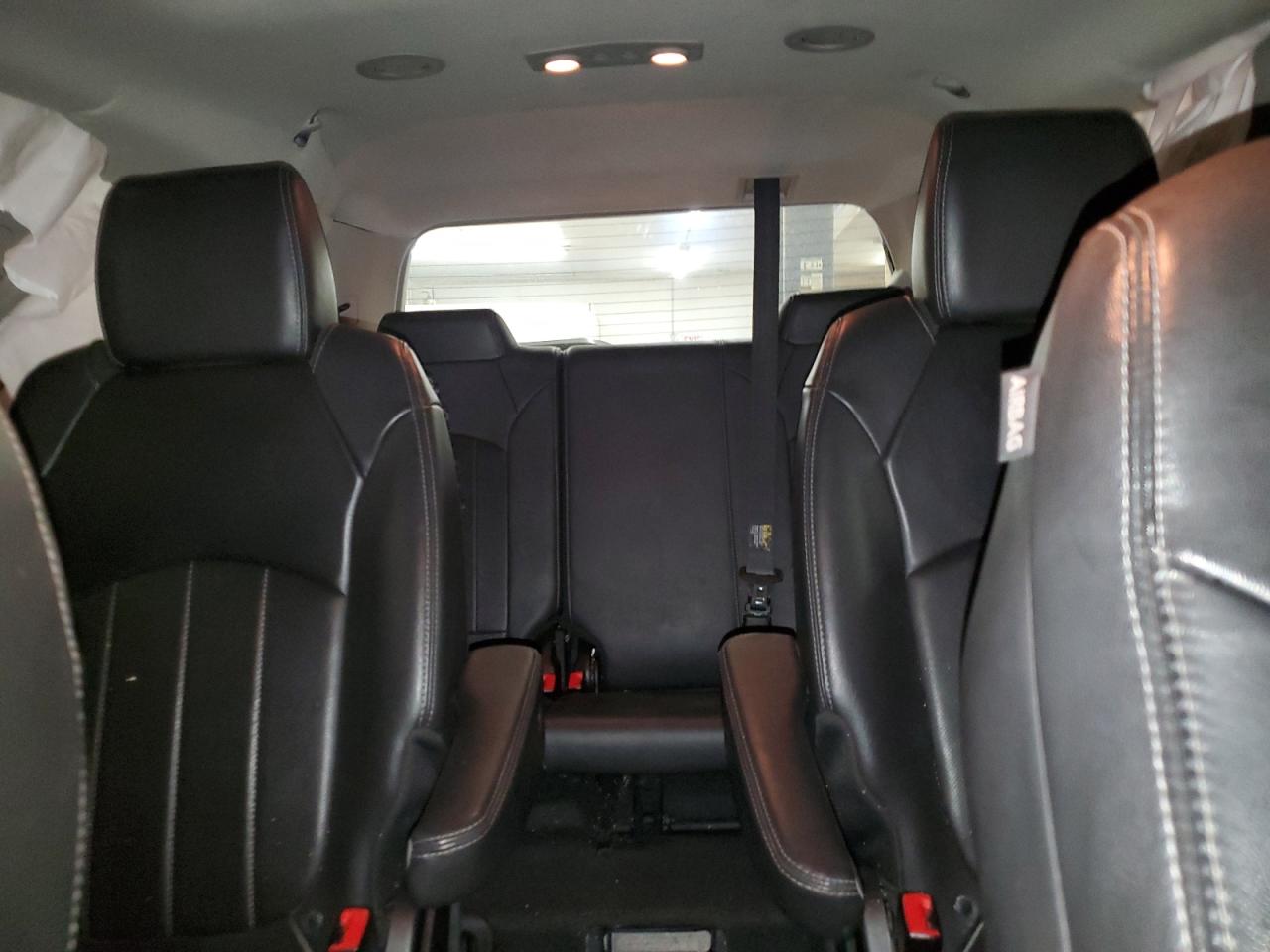 2016 GMC Acadia - Image 10