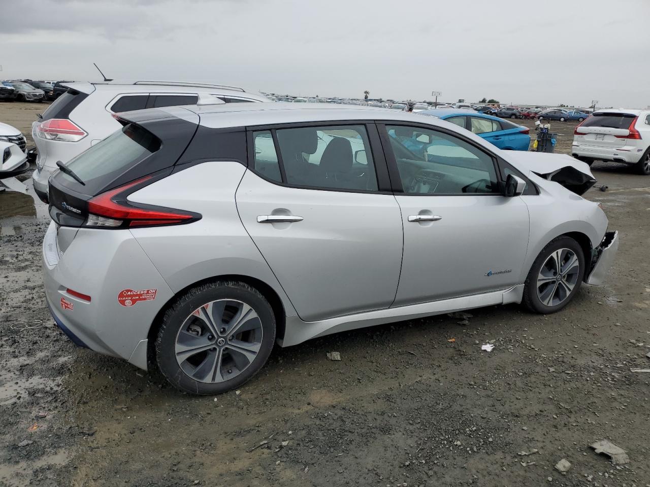 VIN 1N4AZ1CPXJC305231 2018 NISSAN LEAF no.3