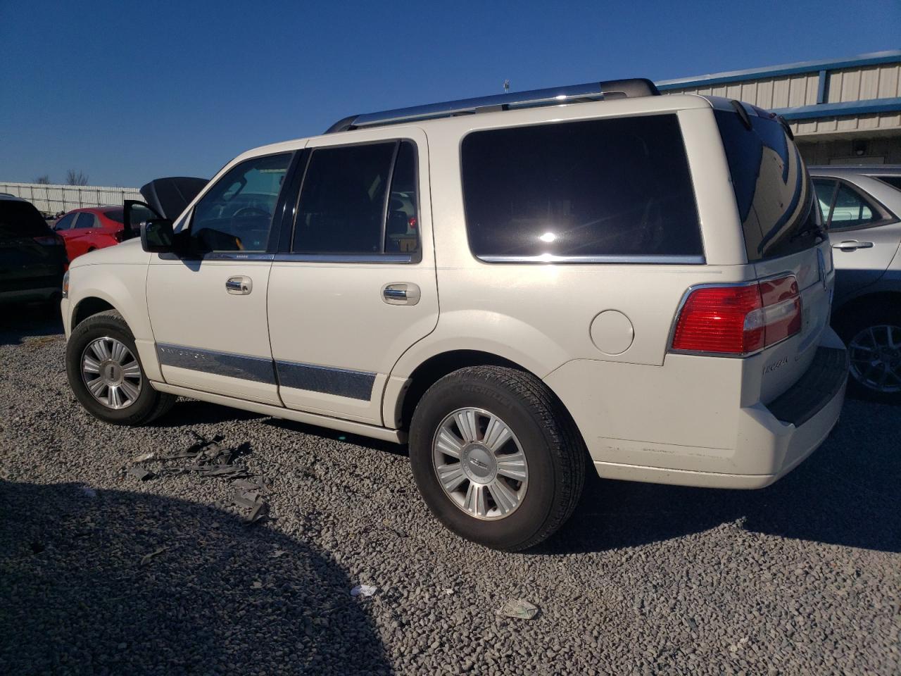 2008 Lincoln Navigator - Image 2