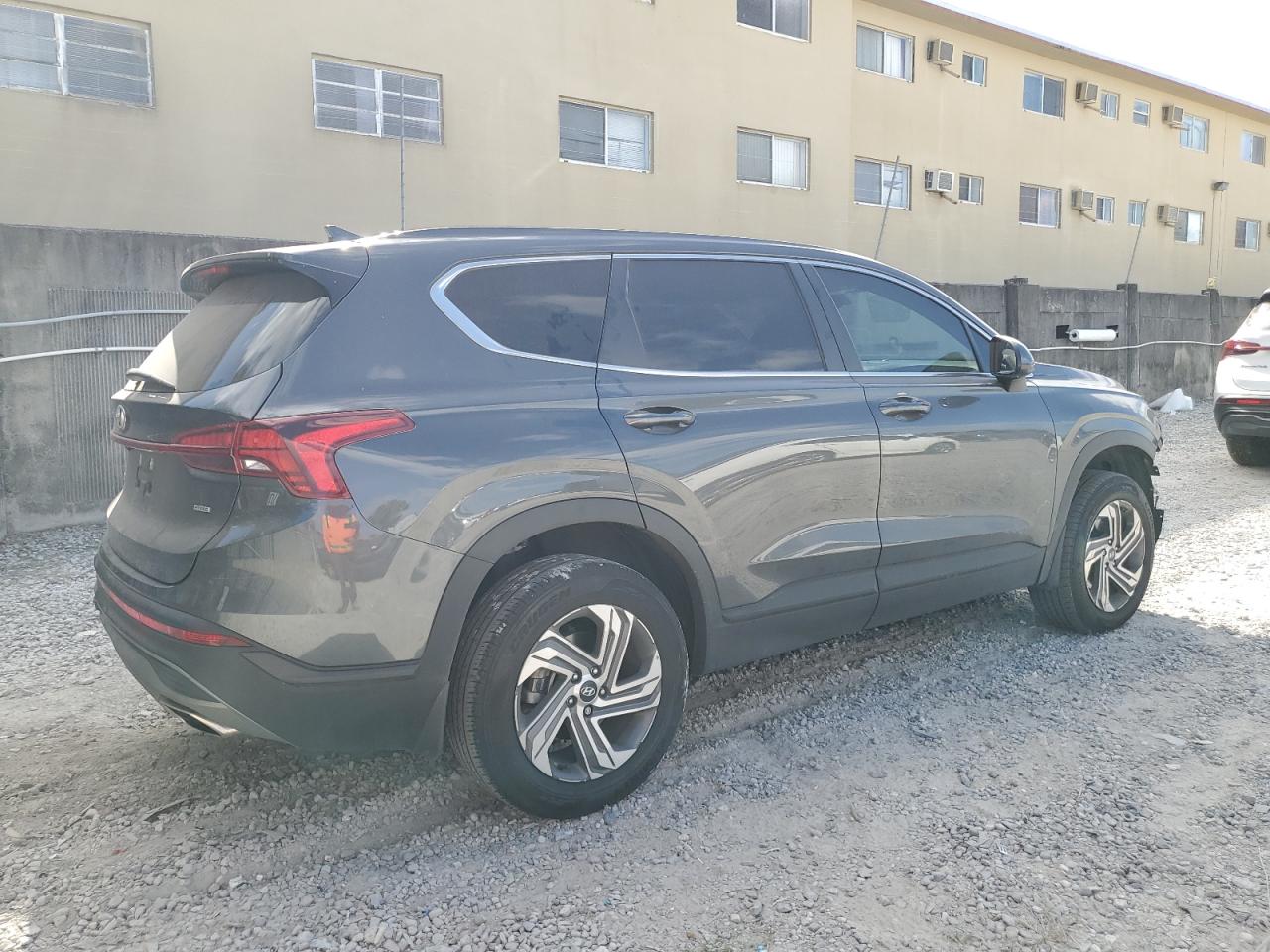 2023 Hyundai Santa Fe - Image 3