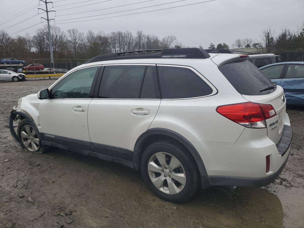 2011 Subaru Outback - Image 2