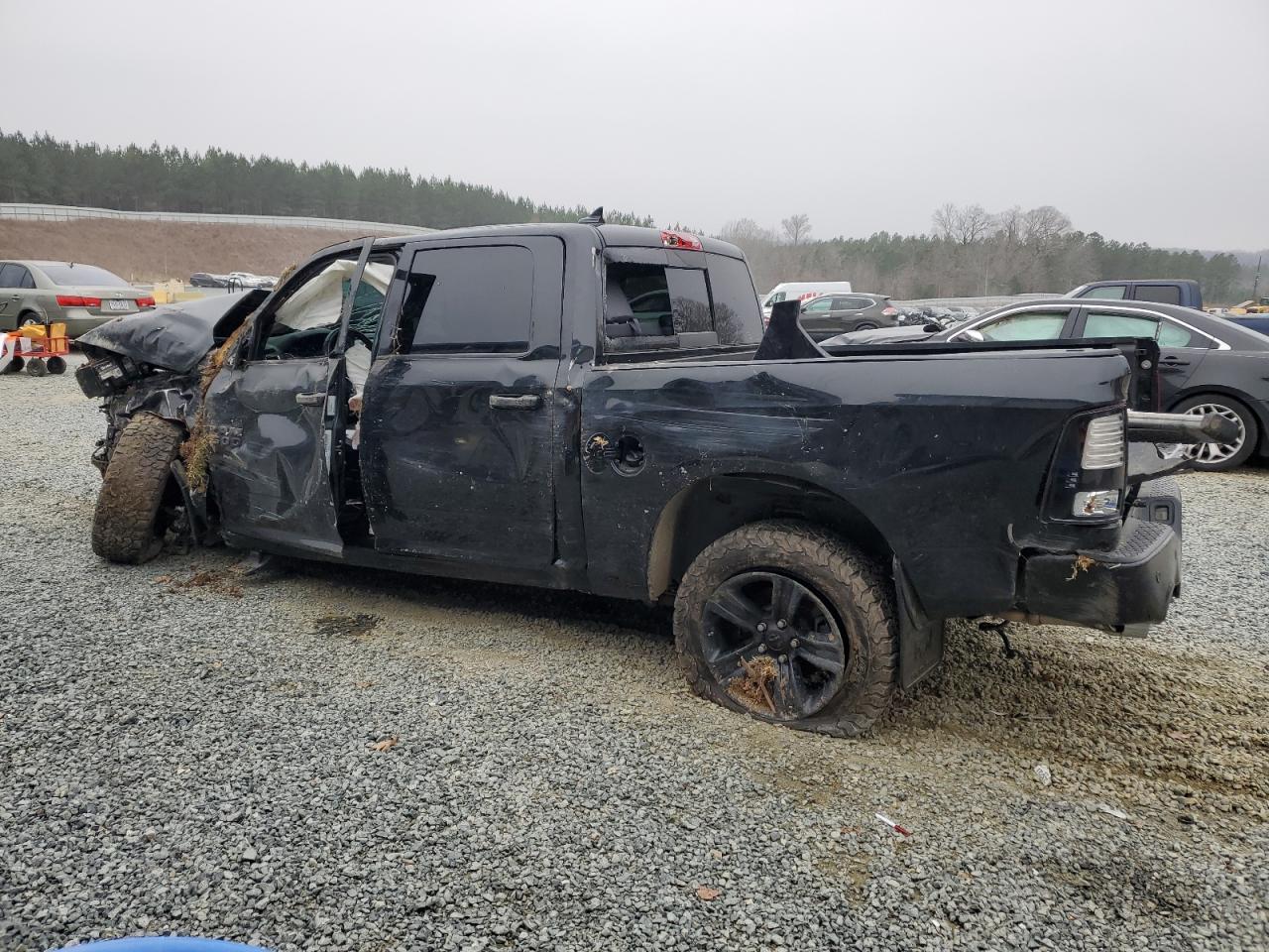 2016 RAM 1500 - Image 2