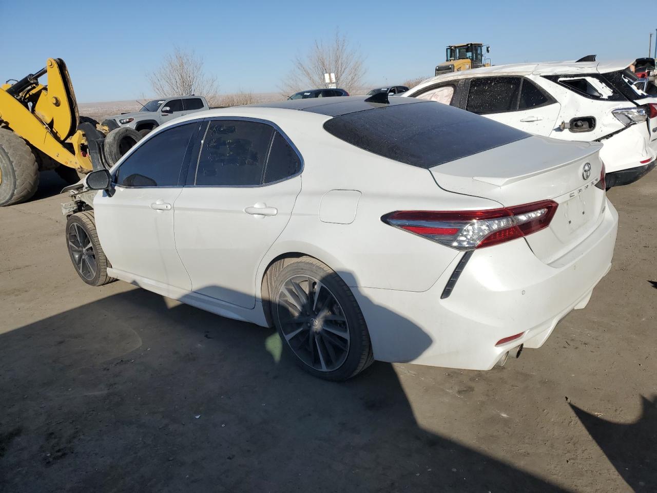 VIN 4T1BZ1HK2JU011310 2018 TOYOTA CAMRY no.2