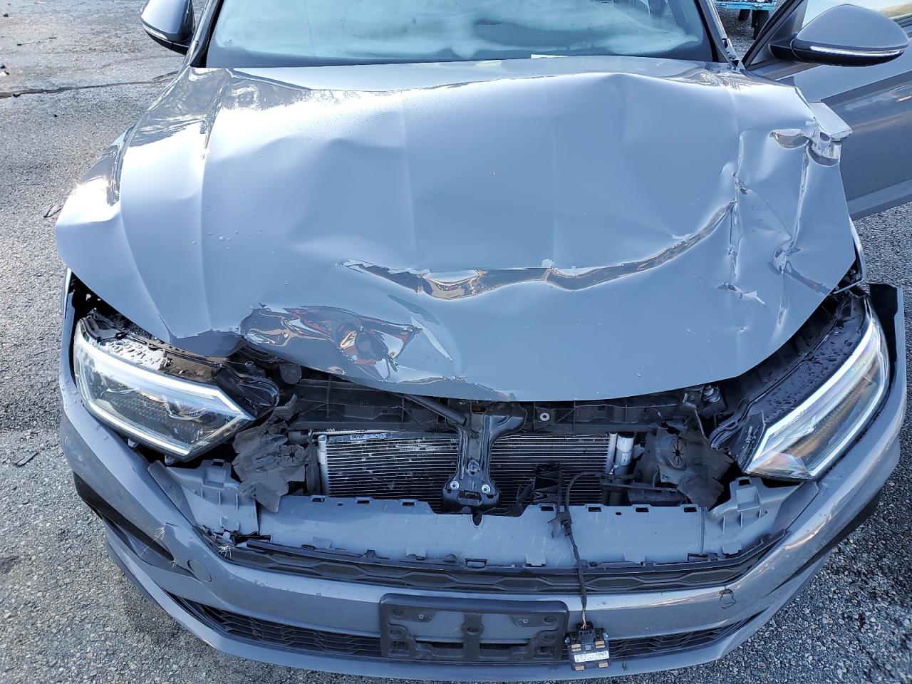 2019 Volkswagen Jetta - Image 11