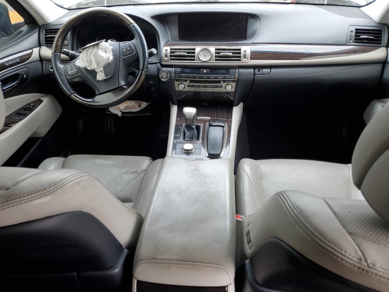 2013 Lexus LS - Image 8