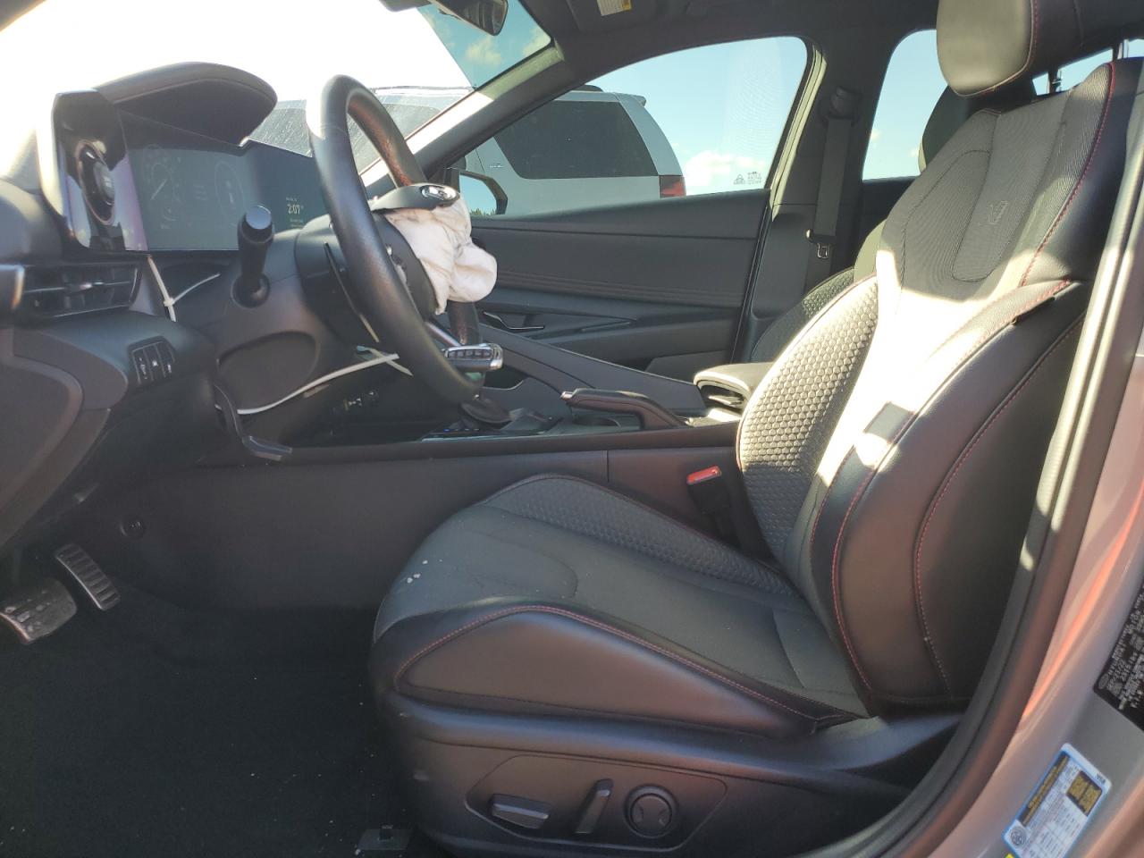 2023 Hyundai Elantra - Image 7