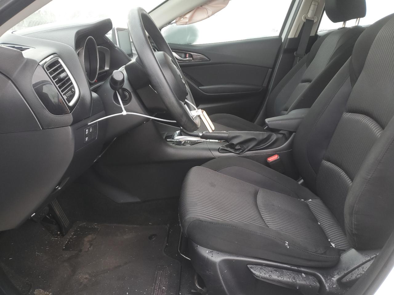 2016 Mazda 3 - Image 7